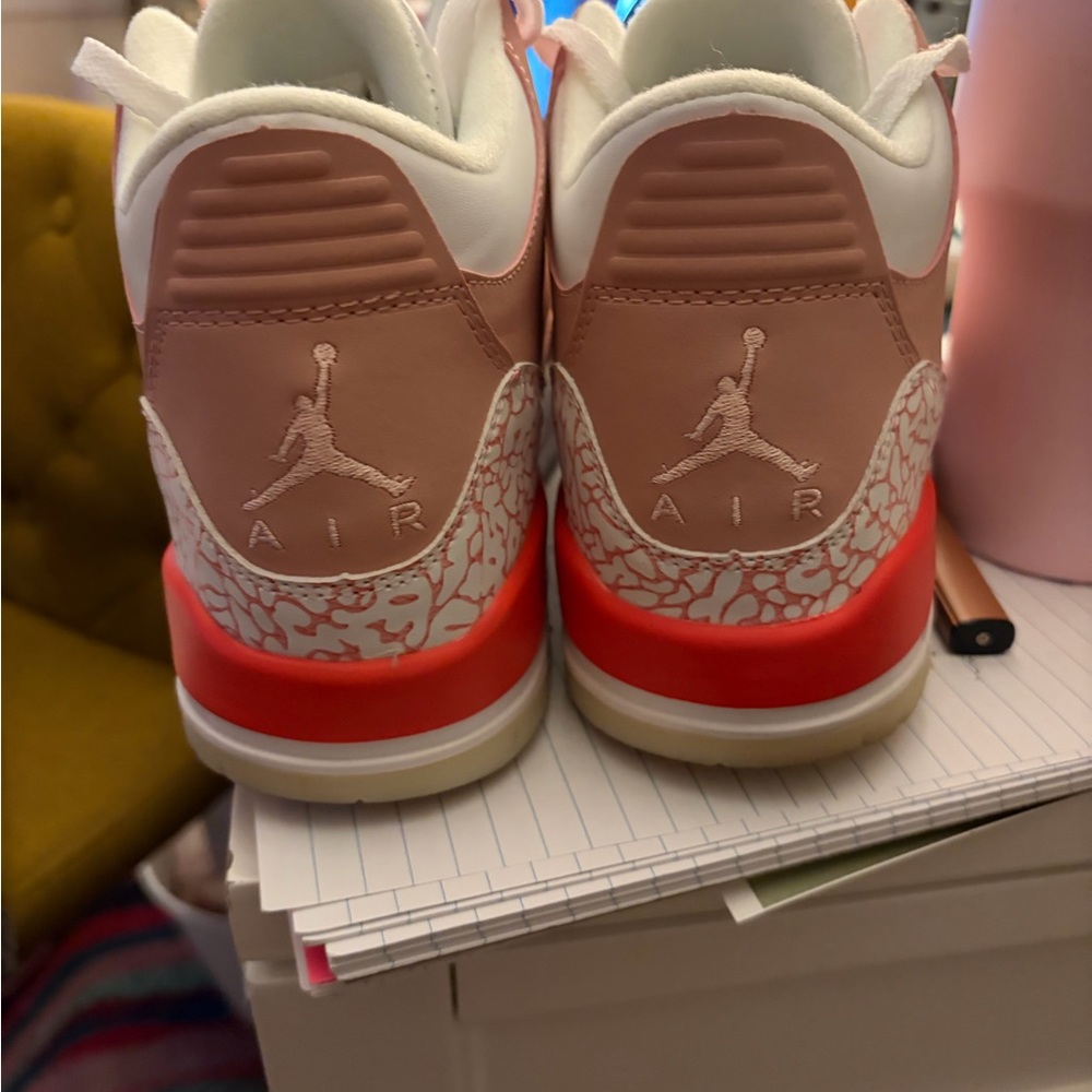 Women’s Jordan 3 Retro in Rust Pink. Women’s size 10/ Men’s 8 EU 41 - Picture 8 of 10